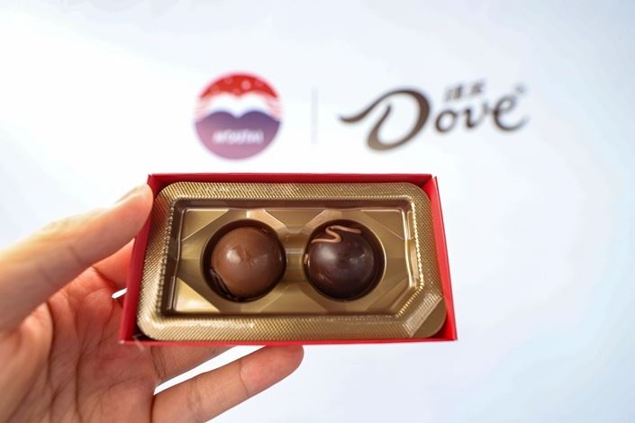 A Kweichow Moutai se uniu à Dove para lançar chocolates com infusão de álcool