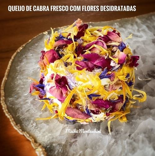 Queijo de cabra fresco com flores desidratadas